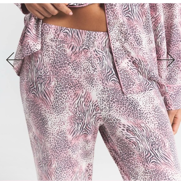 New SKIMS Bloom Mini Multi Animal Patterned Pajama Set - Picture 3 of 3